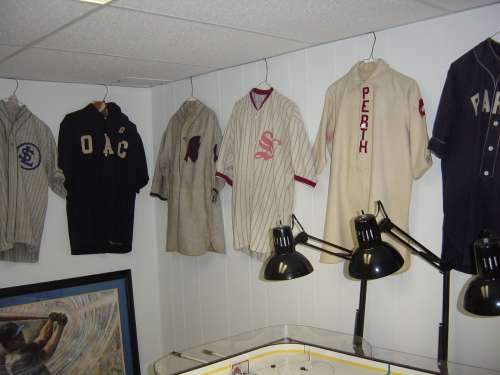 Mike Ellis Display Old 8